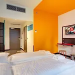 Meininger Great Market Hall Hotel