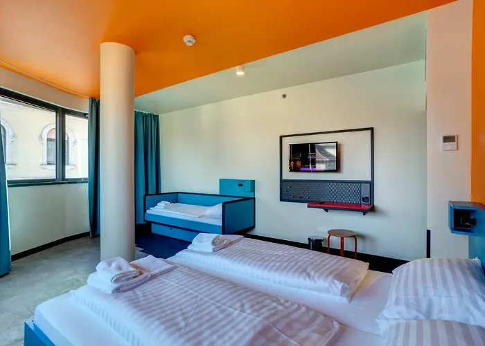 Meininger Great Market Hall Hotel 3*