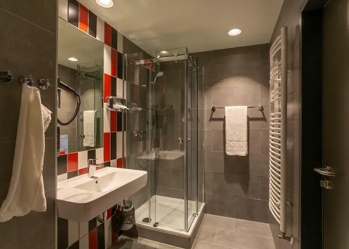 Meininger Great Market Hall Hotel 3*