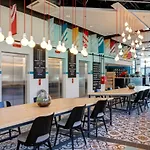 Meininger Great Market Hall Otel 3*