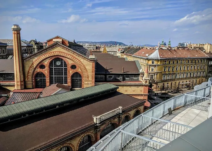 Meininger Great Market Hall Hotel