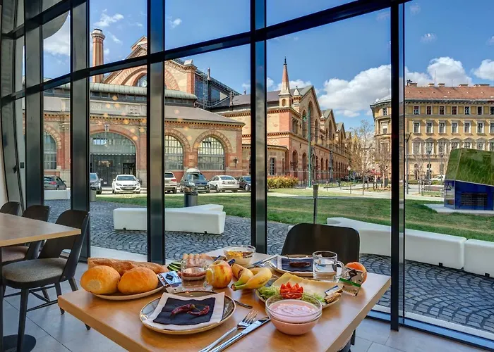 Meininger Great Market Hall Hotel