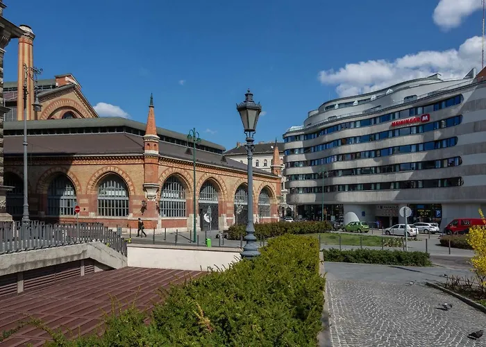 Meininger Great Market Hall 3*